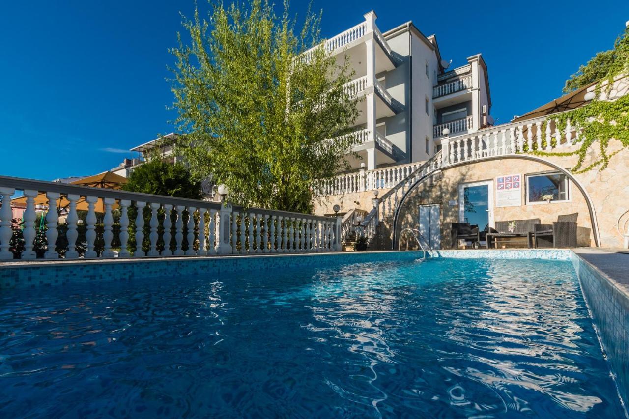 Villa Mara Crikvenica Exteriör bild