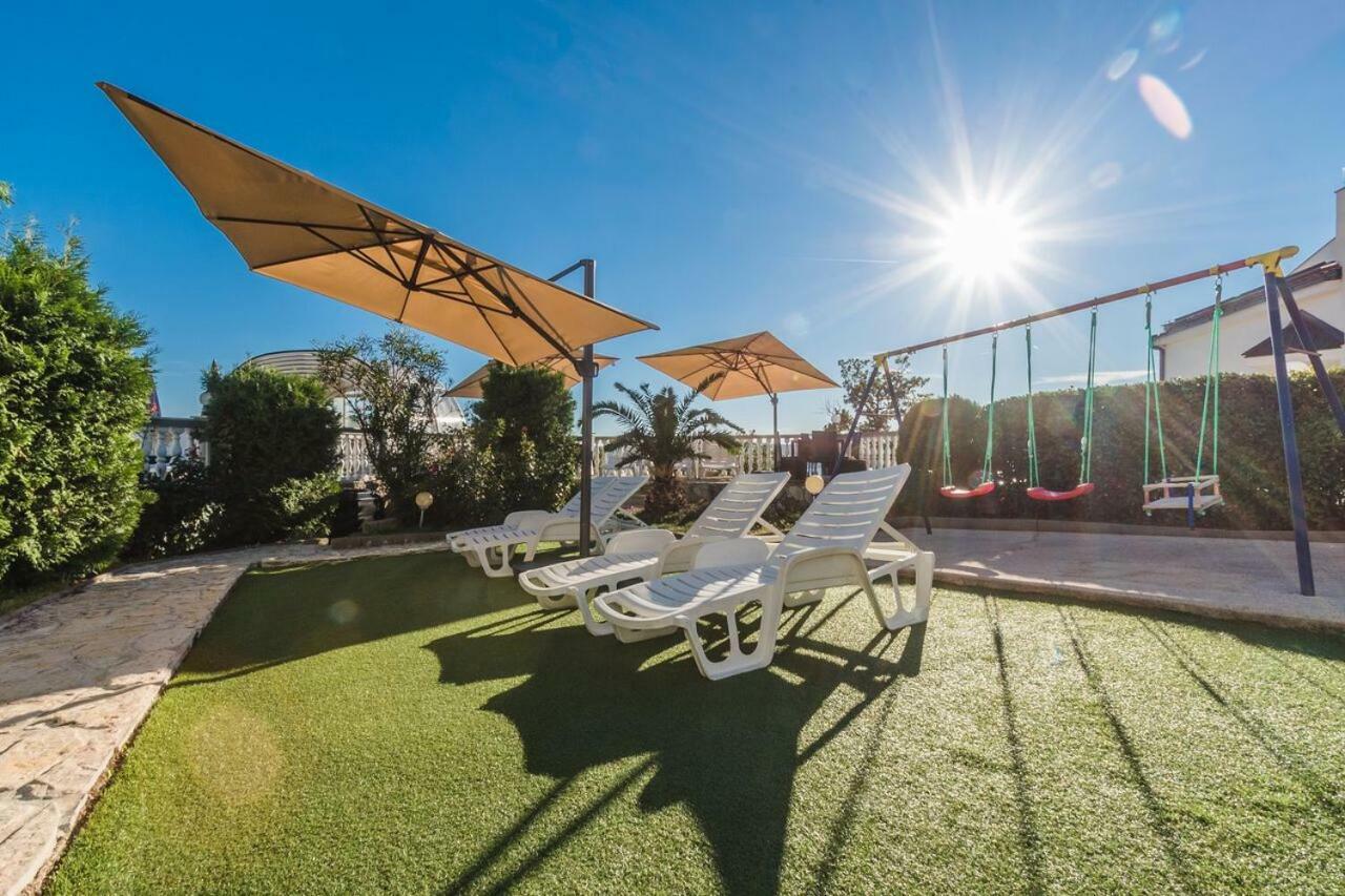 Villa Mara Crikvenica Exteriör bild