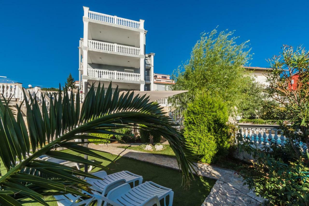 Villa Mara Crikvenica Exteriör bild
