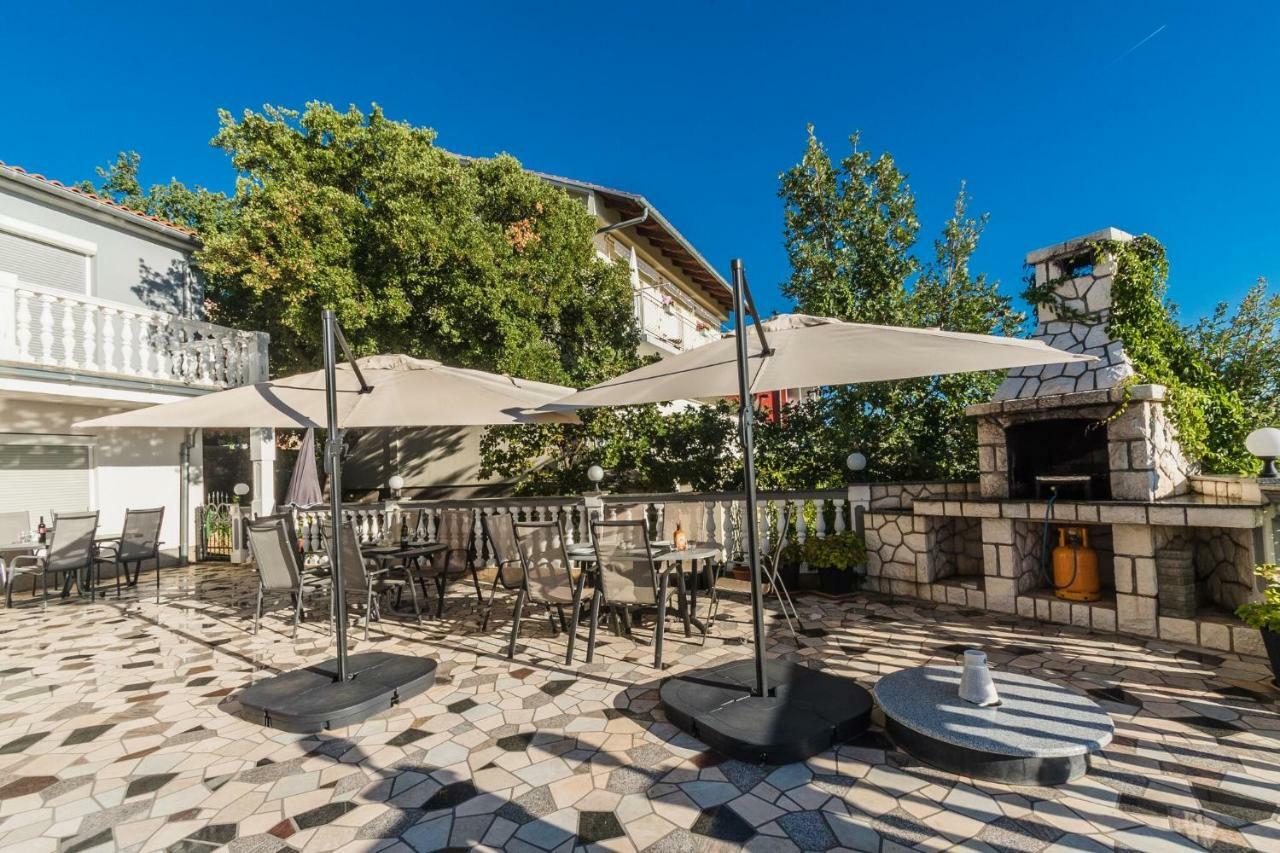 Villa Mara Crikvenica Exteriör bild